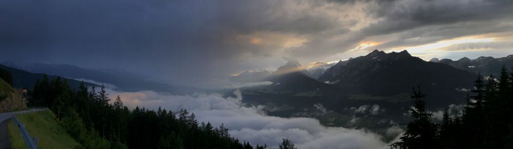 Sonnenuntergang über dem Inntal von Hochpillberg aus. Sonnenuntergang über dem Inntal von Hochpillberg aus.