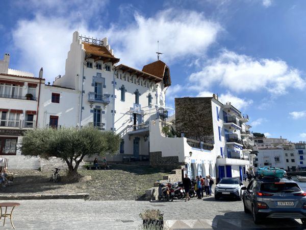 Wohnhaus von Salvadore Dalí an der Uferpromenade von Cadaqués. Wohnhaus von Salvadore Dalí an der Uferpromenade von Cadaqués.