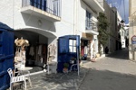 Unterwegs in den engen Gassen von Cadaqués.