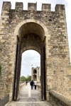 Eingangsturm und -turm an der Stadtmauer von Besalú.