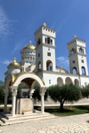 Die prächtige Kirche von St. Jovan Vladimir in Bar erstrahlt im Sonnenschein.