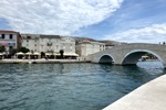 Brücke zur Altstadt der Inselhauptstadt Pag.