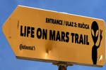 Life on Mars Trail Wegweiser.