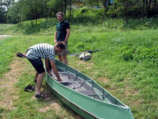 Das Faltboot ist fertig. Jetzt kanns losgehen. Das Faltboot ist fertig. Jetzt kanns losgehen.