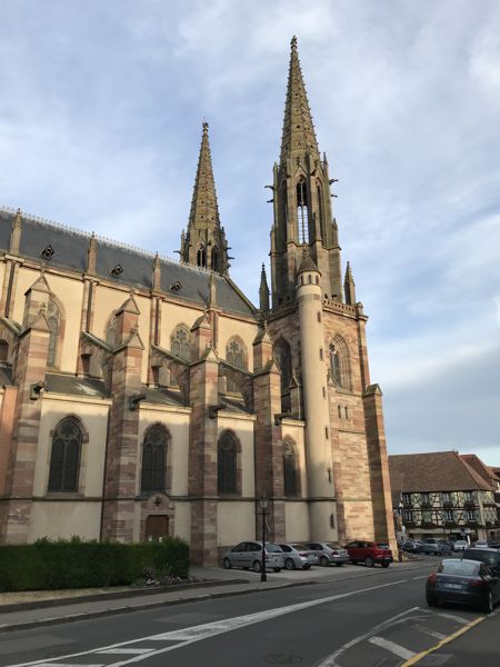 Kirche St. Peter und Paul unweit des Marktplatzes. Kirche St. Peter und Paul unweit des Marktplatzes.