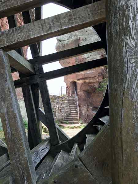 Detailaufnahme des rekonstrulierten Baukranes. Detailaufnahme des rekonstrulierten Baukranes.