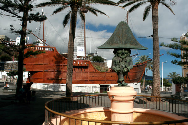 Museo Naval im Betonschiff an Land. Museo Naval im Betonschiff an Land.