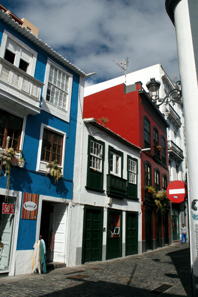 Die engen und farbenfrohen Gassen von Santa Cruz de la Palma. Die engen und farbenfrohen Gassen von Santa Cruz de la Palma.