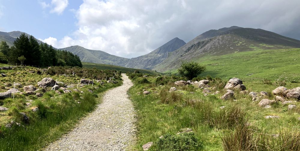 Hag's Glen mit den Blick auf den Carrauntoohil am Vormittag. Hag's Glen mit den Blick auf den Carrauntoohil am Vormittag.