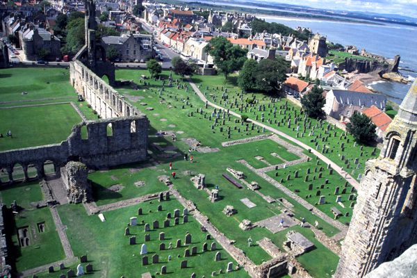 Der gigantische Grundriß der Kathedrale, die vor fast 1000 Jahren erbaut wurde. Wie müssen die Leute früher gestaunt haben. Der gigantische Grundriß der Kathedrale, die vor fast 1000 Jahren erbaut wurde. Wie müssen die Leute früher gestaunt haben.