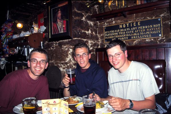 Abschiedsessen. Am Ende der Welt konnte Andre sein Haggis essen. Abschiedsessen. Am Ende der Welt konnte Andre sein Haggis essen.