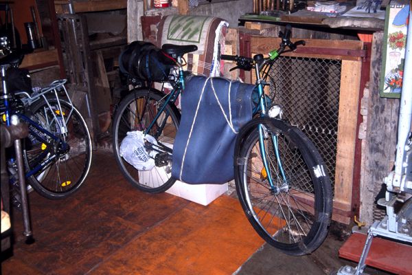 So war mein Fahrrad auf dem Rückflug verpackt und hat den Rückflug sehr gut überstanden. So war mein Fahrrad auf dem Rückflug verpackt und hat den Rückflug sehr gut überstanden.