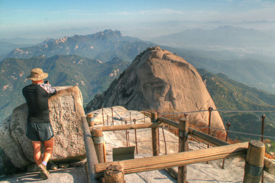 Blick vom Baekundae Richtung Norden über den Bukhansan Nationalpark/Insubong.