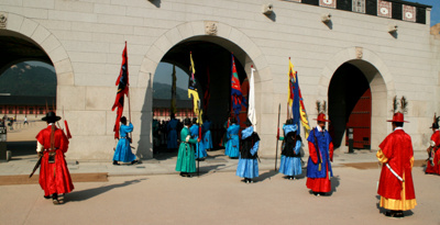 Historischer Wachwechsel am Gyeongbokgung Palace.