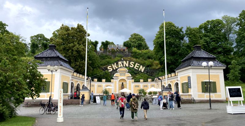 Der Eingang zum Freilichtmuseum Skansen. Der Eingang zum Freilichtmuseum Skansen.