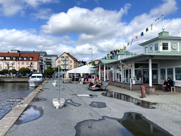Der Fähranleger in Vaxholm am frühen Morgen. Der Fähranleger in Vaxholm am frühen Morgen.