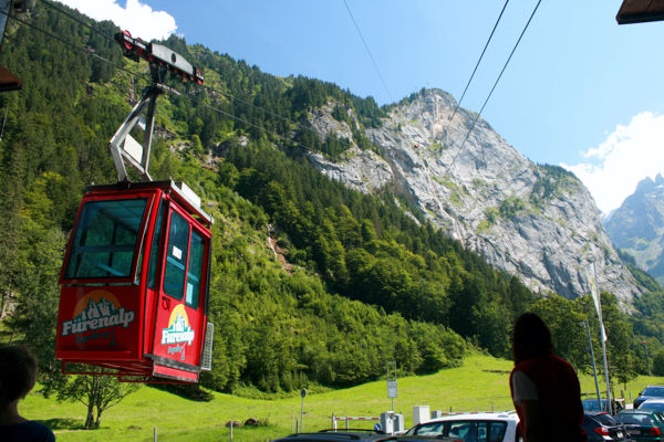 Seilbahn hinauf zur Fürenalp. Seilbahn hinauf zur Fürenalp.
