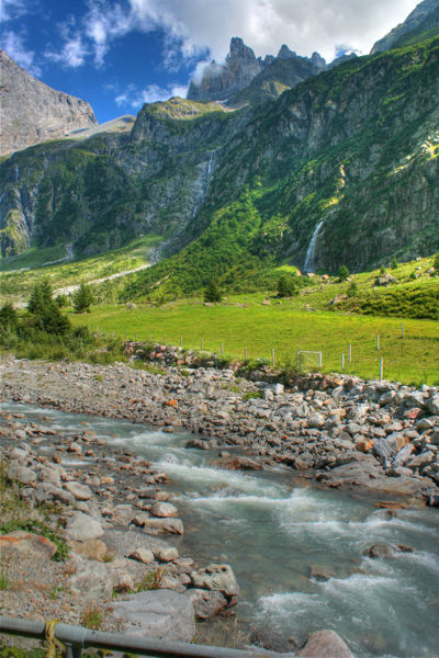 Traumhaftes Tal der Engelberger Aa mit vielen Wasserfällen. Traumhaftes Tal der Engelberger Aa mit vielen Wasserfällen.