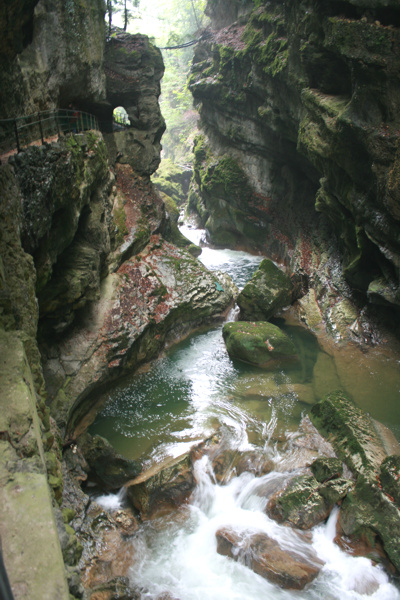 Die enge Taubenlochschlucht bei Biel. Die enge Taubenlochschlucht bei Biel.