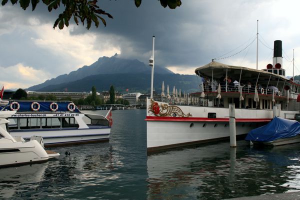 Dunkle Wolken über den Pilatus. Dunkle Wolken über den Pilatus.