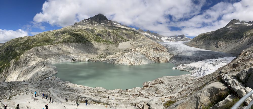 Rhonegletscher mit Gletschersee - dem Ursprung der Rhone im gleichnamigen Tal. Rhonegletscher mit Gletschersee - dem Ursprung der Rhone im gleichnamigen Tal.