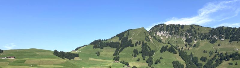 Der Stanserhorngruppe mit dem Chli Horn getrennt durch die Chrinnen links vom Hauptgipfel. Der Stanserhorngruppe mit dem Chli Horn getrennt durch die Chrinnen links vom Hauptgipfel.