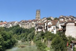 Altstadtpanorama von Fribourg oberhalb der Saane.