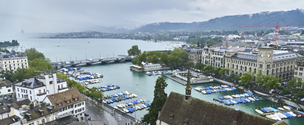 Der Zürichsee im Übergang in die Limmat. Der Zürichsee im Übergang in die Limmat.