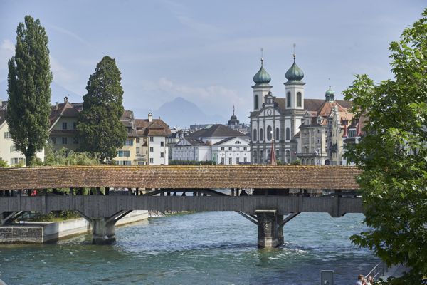 Spreuerbrücke und Jesuitenkirche in Luzern. Spreuerbrücke und Jesuitenkirche in Luzern.