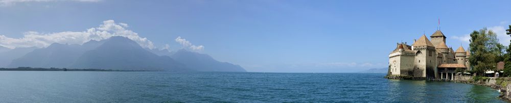 Blick vom Schloss Chillon über den Genfersee Richtung Osten. Blick vom Schloss Chillon über den Genfersee Richtung Osten.