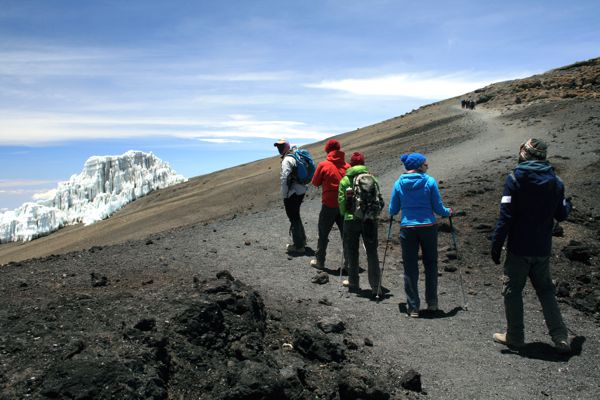 Die letzten Meter bis zum Uhuru Peak. Die letzten Meter bis zum Uhuru Peak.