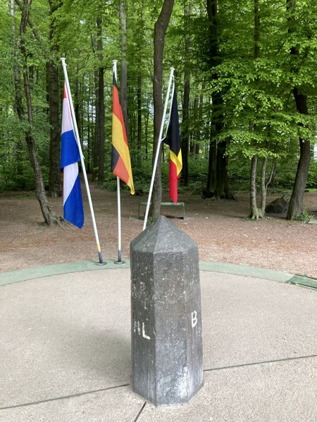 Dreiländerpunkt zwischen Deutschland, Niederlande und Belgien. Dreiländerpunkt zwischen Deutschland, Niederlande und Belgien.