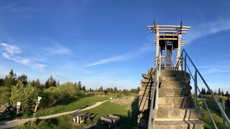Backöfele ist der höchste Aussichtspunkt auf dem Gipfel. Backöfele ist der höchste Aussichtspunkt auf dem Gipfel.
