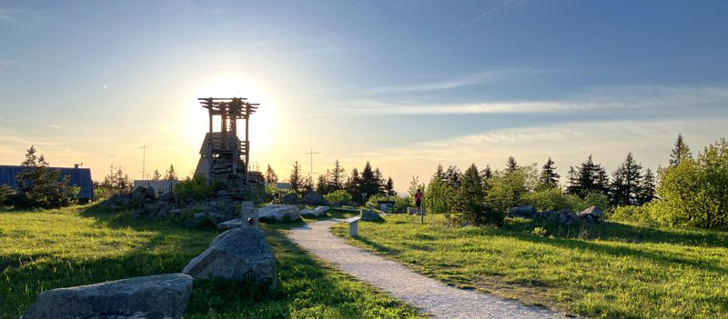 Das Bachöfele im Gegenlicht des Sonnenuntergangs. Das Bachöfele im Gegenlicht des Sonnenuntergangs.